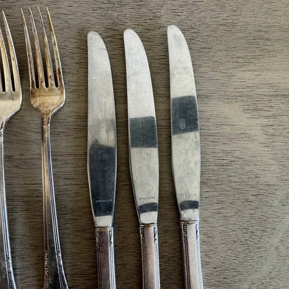 1881 Rogers Oneida Del Mar Silverplate Flatware Set of‎ 7 Forks Knives